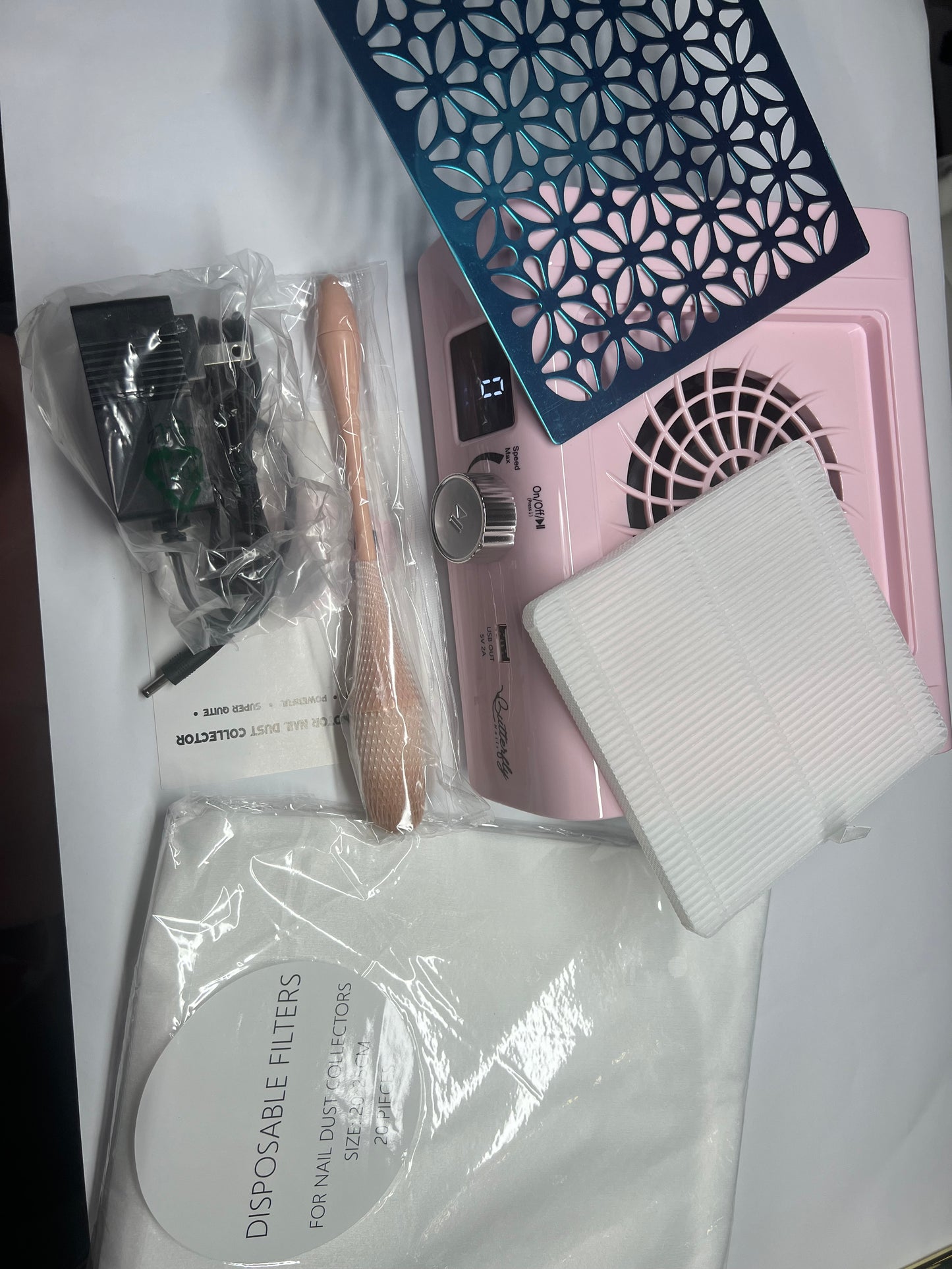 Extractor de polvo para uñas ( rosado ) 20 toallas desechables y un plumero